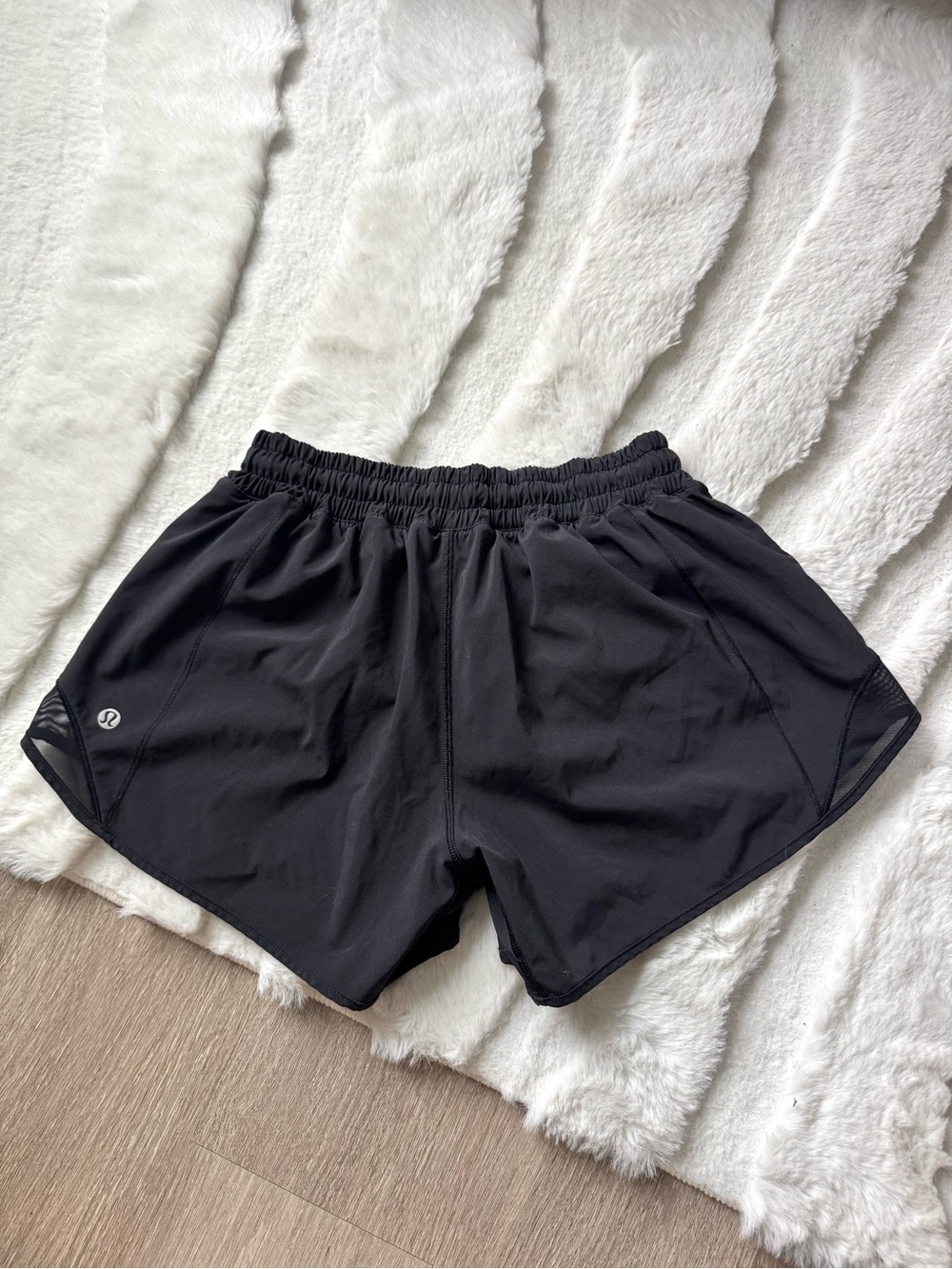 lululemon athletica Hotty Hot Shorts in Black 4” Size 6 Tall